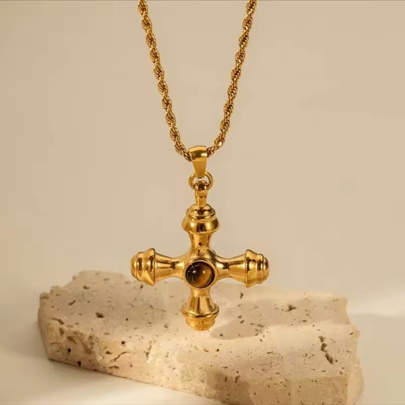 18K Gold Elegant Gold Cross Pendant Necklace - Picture 1 of 11